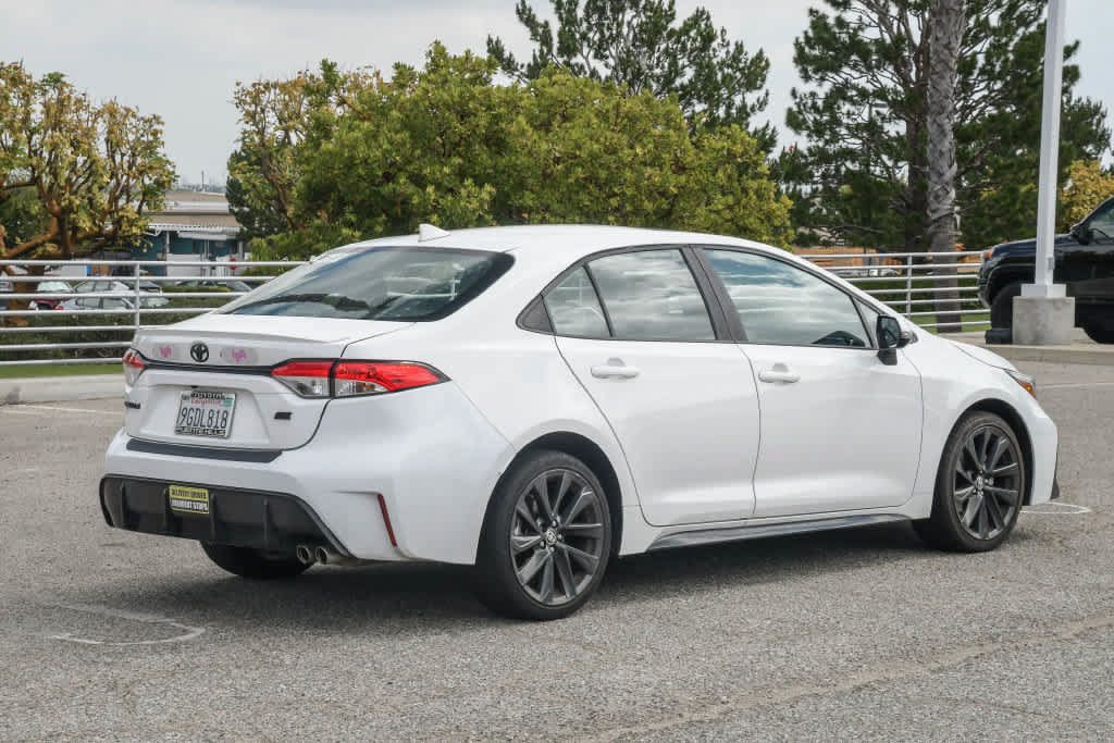 Used 2023 Toyota Corolla SE w/ SE Premium Package FWD image 8