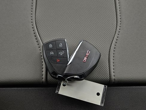 New 2026 GMC Sierra 1500 SLT image 30