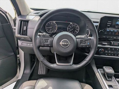 Used 2023 Nissan Pathfinder SL w/ Lighting Package (N92) image 12