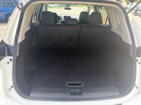 Used 2024 Nissan Rogue S AWD/4WD image 9