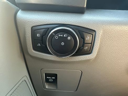 Used 2018 Ford F150 XLT AWD/4WD image 10