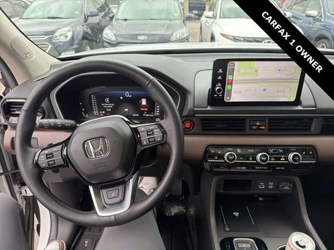 Used 2025 Honda Pilot Elite image 11
