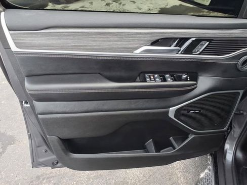 Used 2024 Jeep Wagoneer Series II w/ Flexible Seating Group image 27