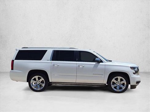 Used 2016 Chevrolet Suburban LTZ RWD image 4