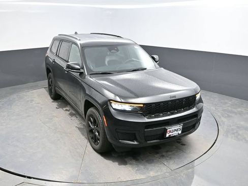 Used 2024 Jeep Grand Cherokee L Laredo AWD/4WD image 41