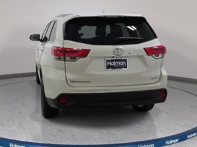 Used 2018 Toyota Highlander XLE AWD/4WD image 7