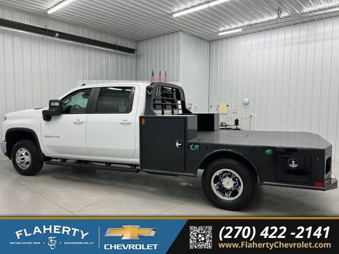 New 2026 Chevrolet Silverado 3500 LT w/ Convenience Package AWD/4WD image 2