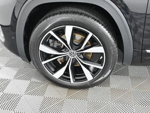 Used 2024 Volkswagen Atlas Cross Sport SEL Premium R-Line AWD/4WD image 31