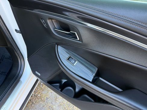 Used 2016 Chevrolet Impala LTZ w/ Enhanced Convenience Package image 23