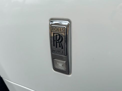 Used 2016 Rolls-Royce Wraith image 13