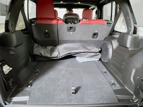 Used 2024 Jeep Wrangler Unlimited Rubicon 392 image 25