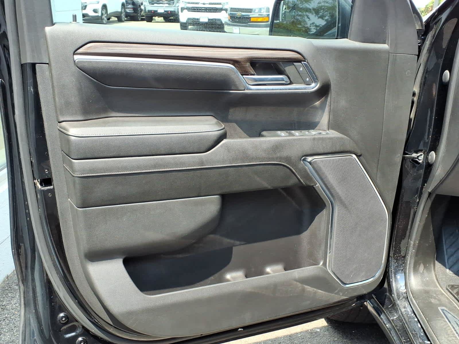 Used 2023 Chevrolet Silverado 1500 LT AWD/4WD image 10