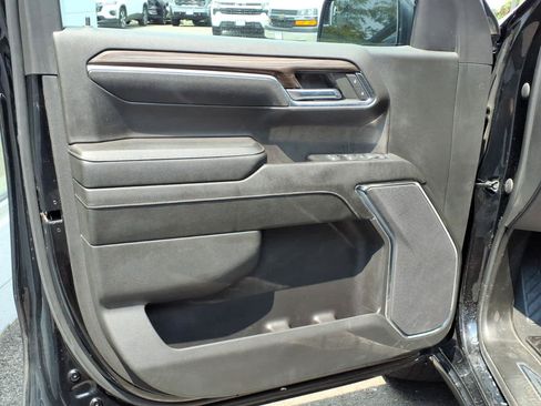 Used 2023 Chevrolet Silverado 1500 LT AWD/4WD image 10