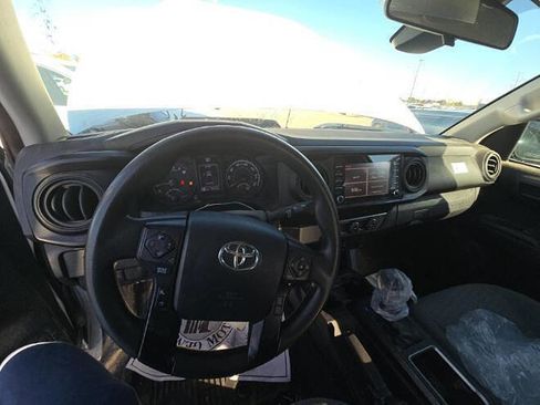 Used 2020 Toyota Tacoma SR image 5