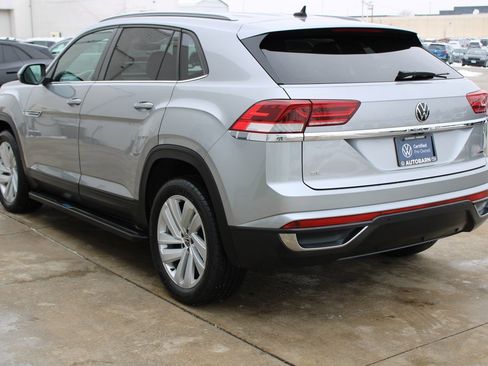 Certified 2021 Volkswagen Atlas Cross Sport SE image 4