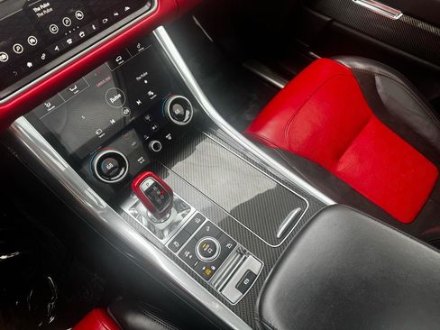 Used 2019 Land Rover Range Rover Sport SVR image 24