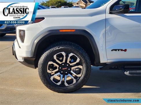 Used 2025 GMC Canyon AT4 w/ Nightfall Edition image 11