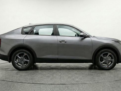 Used 2025 Kia K4 LXS image 11