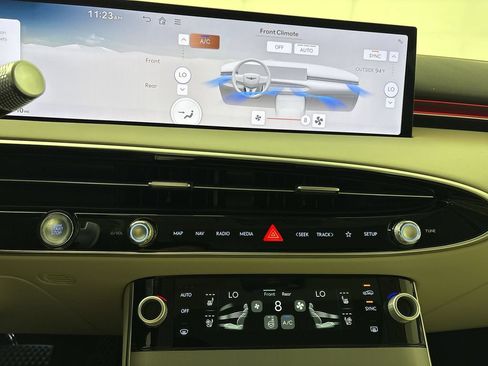 New 2026 Genesis GV70 2.5T Advanced AWD/4WD image 17