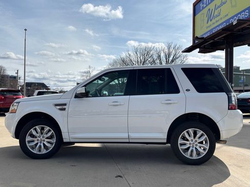 Used 2013 Land Rover LR2 HSE image 3