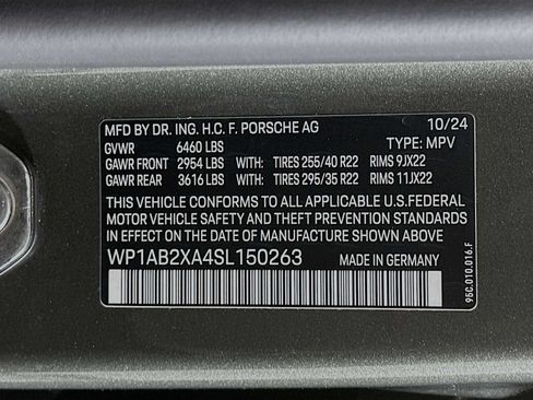 Certified 2025 Porsche Macan 4S Electric AWD/4WD image 33