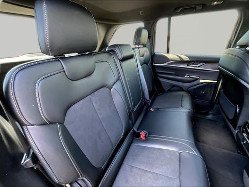New 2026 Jeep Grand Cherokee Altitude AWD/4WD image 20