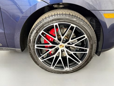 Used 2022 Porsche Macan S AWD/4WD image 31
