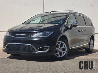 Used 2020 Chrysler Pacifica Limited image 1
