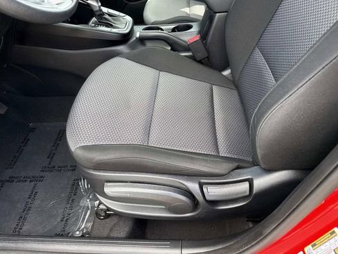 Used 2025 Kia Soul LX w/ LX Technology Package image 15