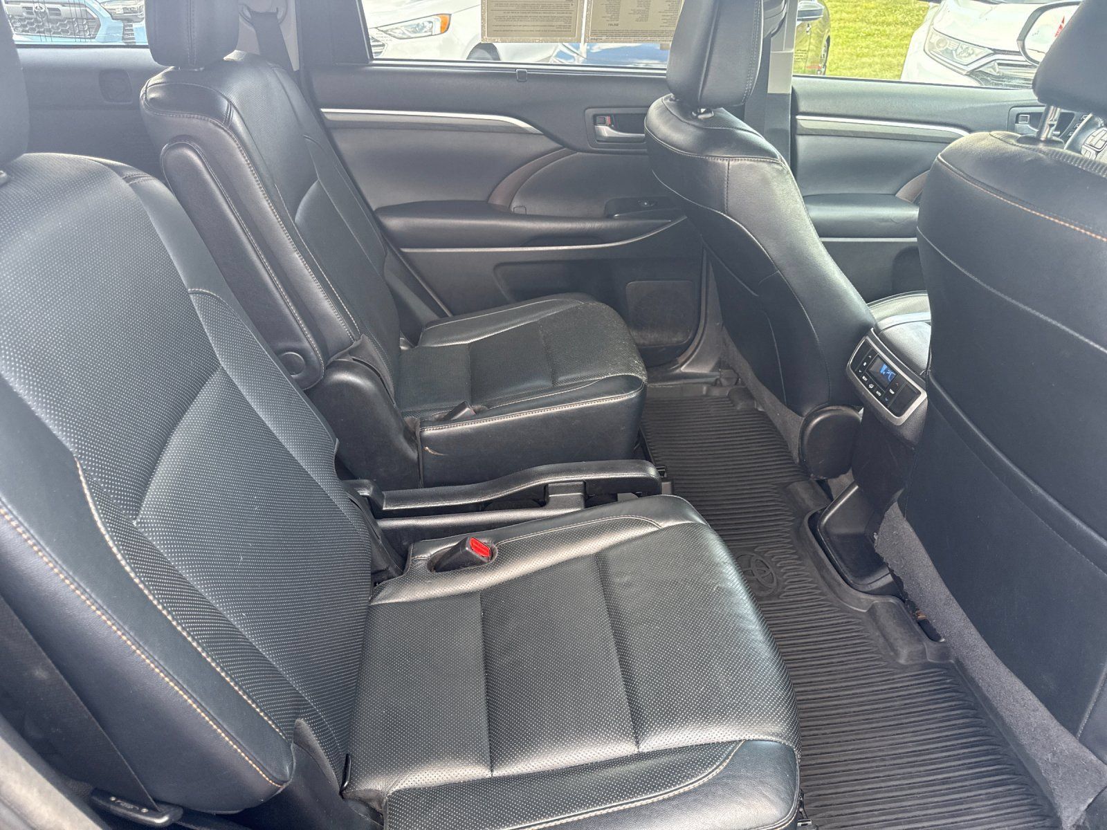 Used 2018 Toyota Highlander Limited AWD/4WD image 26