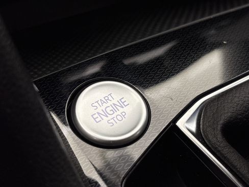 New 2026 Volkswagen Taos S image 21