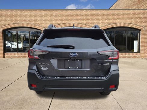 Used 2025 Subaru Outback Premium w/ Popular Package #1A image 4