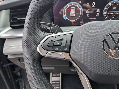 New 2026 Volkswagen Tiguan SE R-Line AWD/4WD image 30