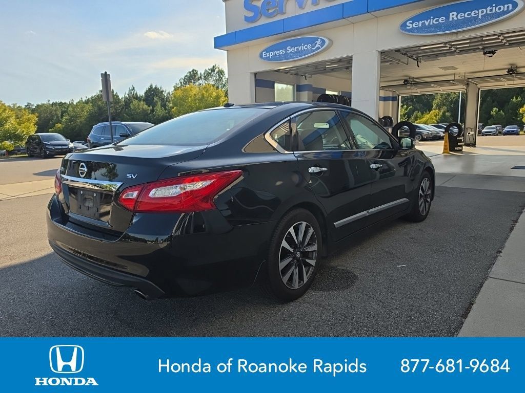 Used 2017 Nissan Altima 2.5 SV w/ Convenience Package FWD image 5