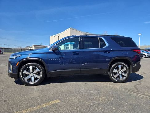 Used 2023 Chevrolet Traverse LT w/ LT Premium Package AWD/4WD image 8