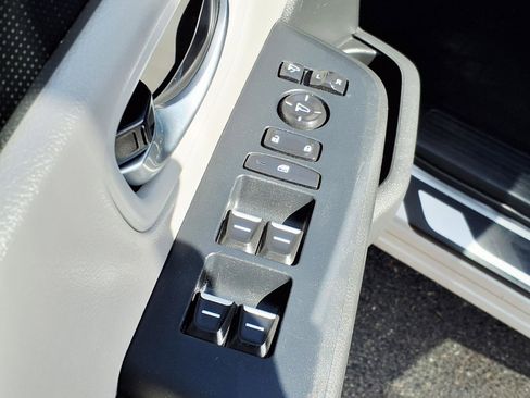 Used 2024 Honda Pilot Elite image 23