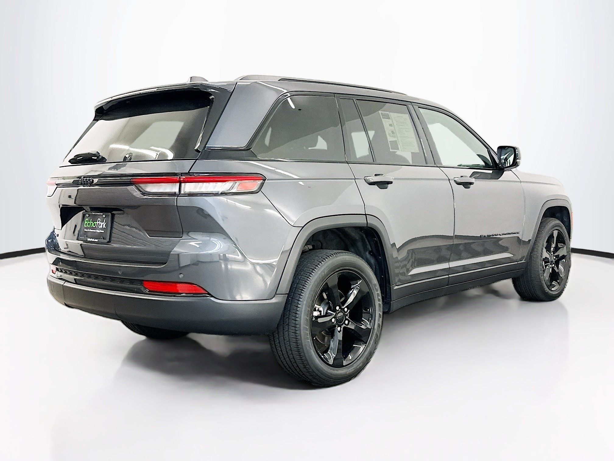 Used 2023 Jeep Grand Cherokee Altitude AWD/4WD image 9