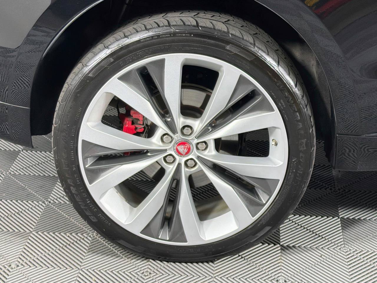 Used 2018 Jaguar F-PACE S AWD/4WD image 31
