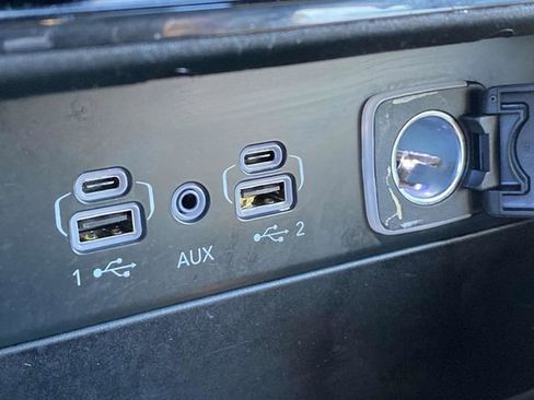 Used 2023 Jeep Grand Cherokee Limited image 37