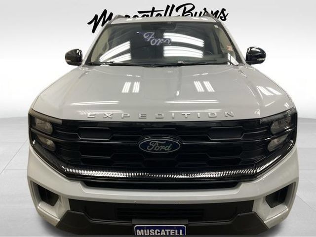 Used 2025 Ford Expedition Active AWD/4WD image 2