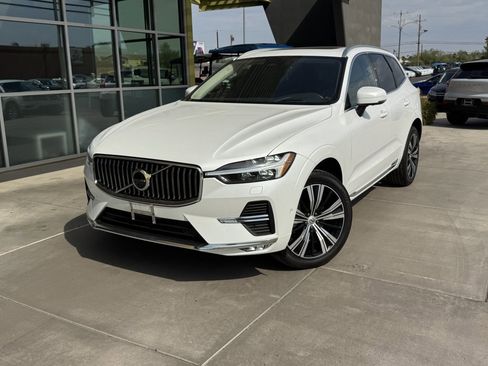 Used 2022 Volvo XC60 B5 Inscription w/ Advanced Package image 2