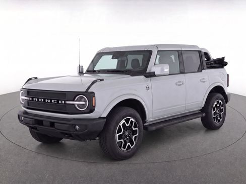 Used 2022 Ford Bronco Outer Banks AWD/4WD image 2