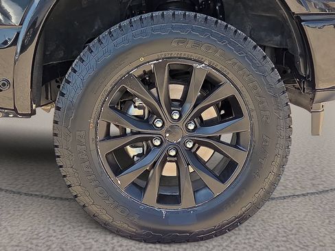 Used 2019 Ford F150 Platinum w/ Equipment Group 701A Luxury AWD/4WD image 8