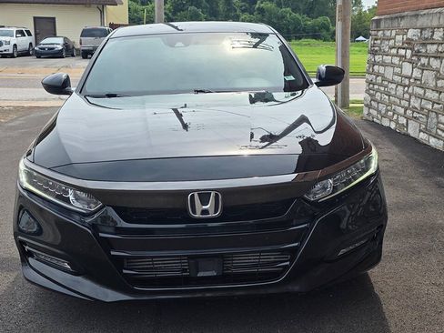 Used 2018 Honda Accord Sport image 6
