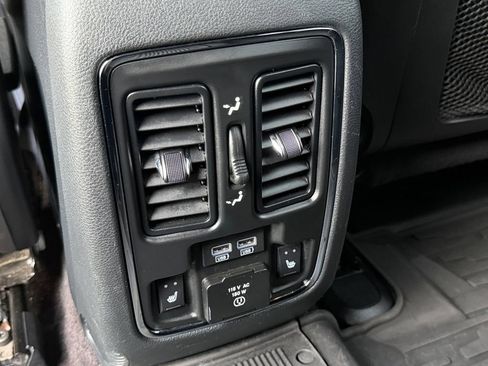 Used 2019 Jeep Grand Cherokee Limited w/ Luxury Group II AWD/4WD image 23