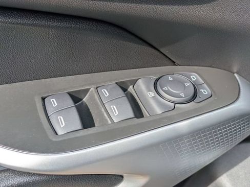 New 2026 Chevrolet Trax RS w/ Sunroof Package FWD image 9