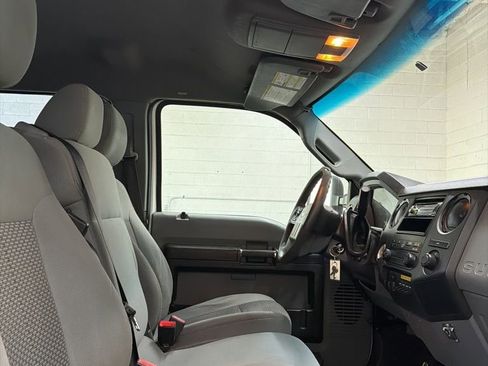 Used 2014 Ford F550 4x4 Crew Cab Super Duty image 35