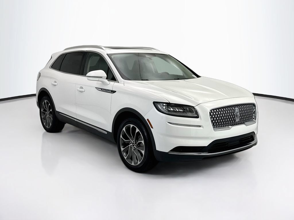 Used 2023 Lincoln Nautilus Reserve w/ Luxury Package AWD/4WD image 3