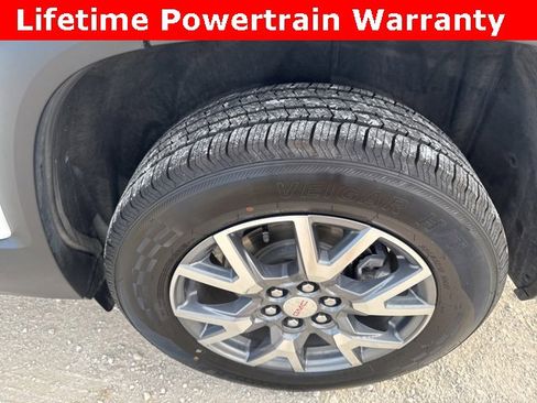 Used 2023 GMC Acadia SLT image 33