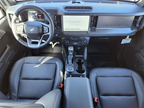 New 2025 Ford Bronco Badlands image 12